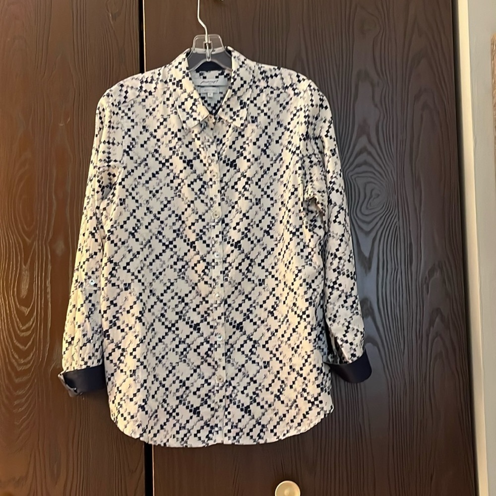 Foxcroft navy blue and white. Long sleeved, button down blouse. Size 8